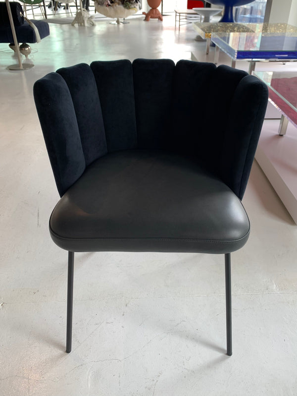 Black Gaia Velvet Dining Chair (7-Back)